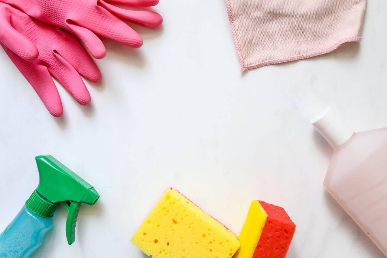 El ingrediente secreto para eliminar el amarillo de los objetos de plástico